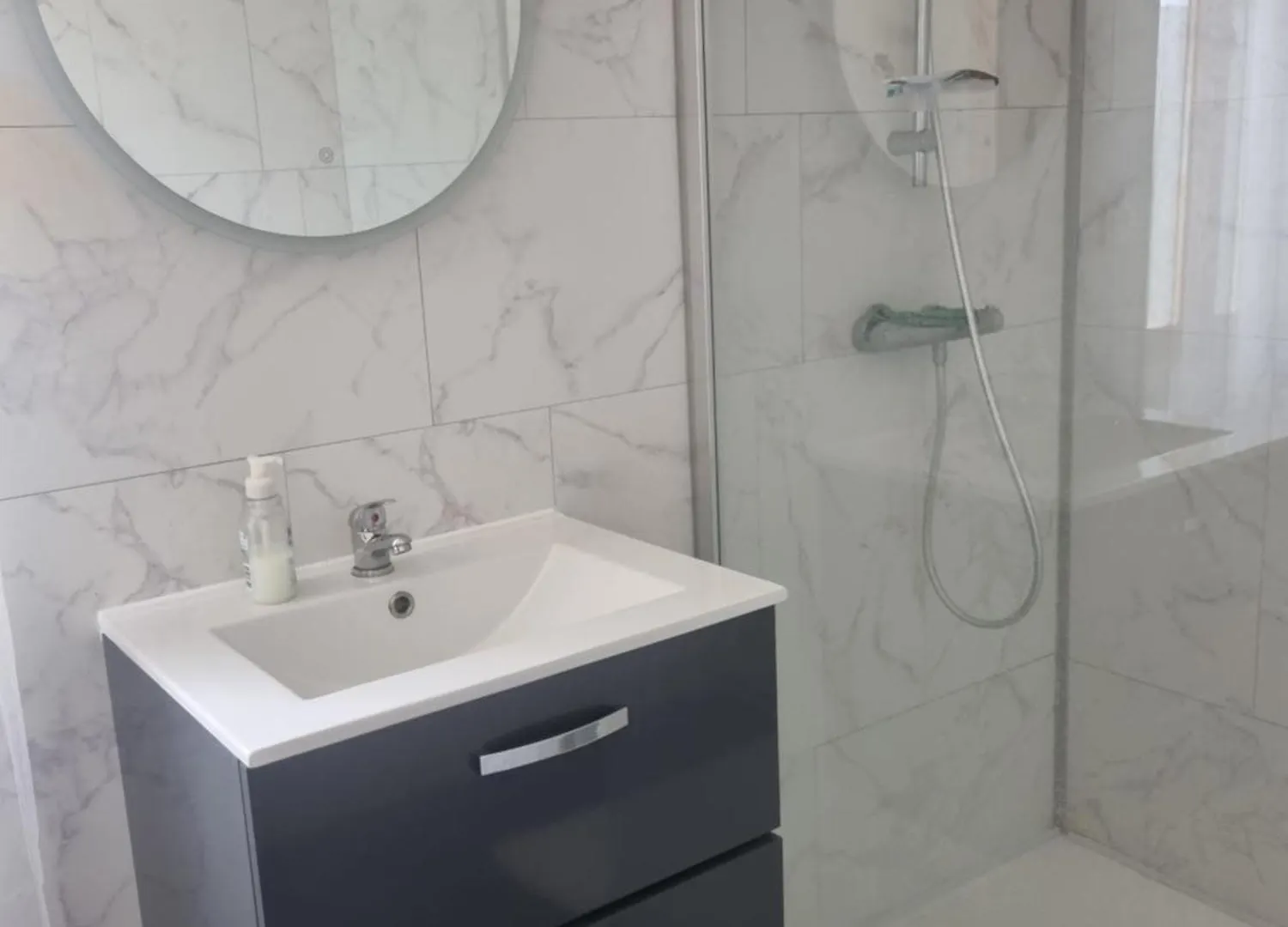 Séjour chez l'habitant Chambre Au 1Er Etage Avec Communs Arthes